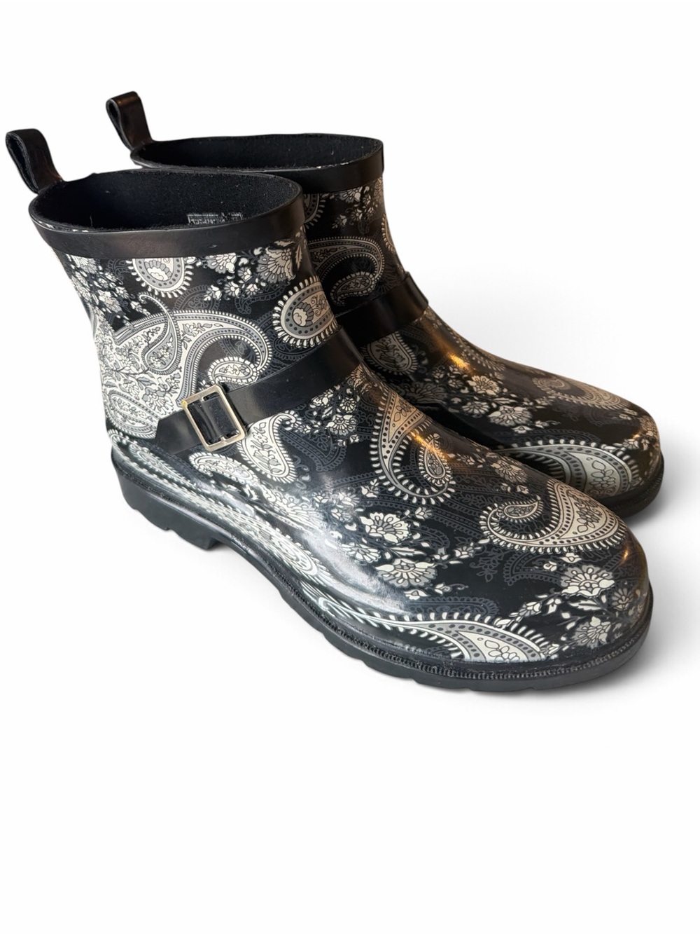 Capelli of New York Black & Cream Paisley Rain Boots With Low Heel Size 9